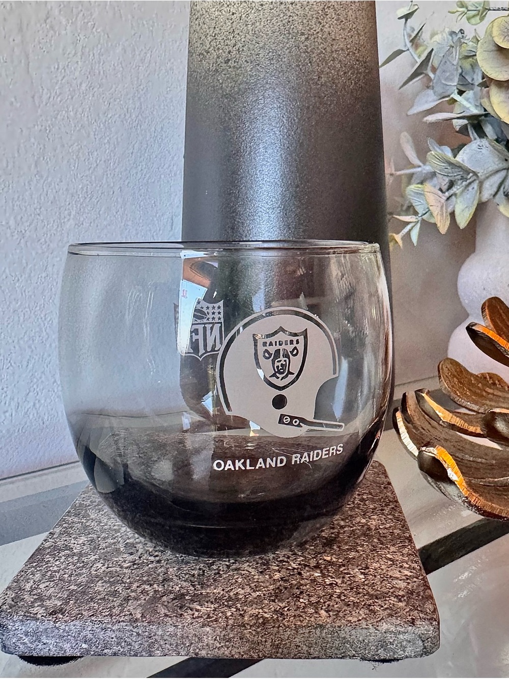 Vintage 1970s Oakland Raiders Smokey Gray Roly Poly Rocks Glass
